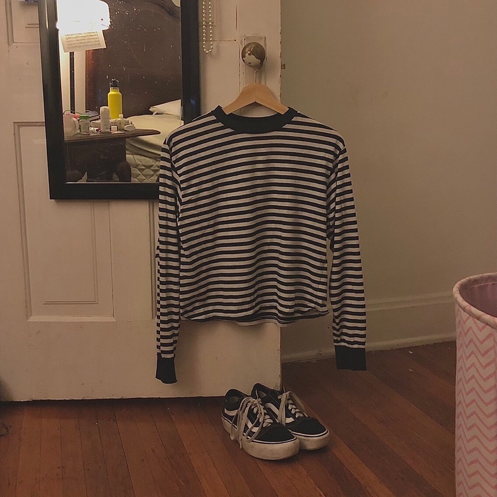 ✨Brandy Melville striped long sleeve tee✨